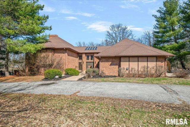 2551 E LAKE SHORE Drive, Springfield, IL 62712