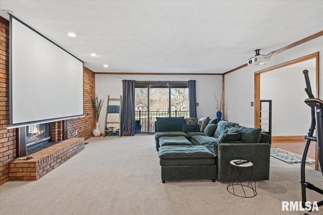 2551 E LAKE SHORE Drive, Springfield, IL 62712