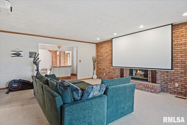 2551 E LAKE SHORE Drive, Springfield, IL 62712