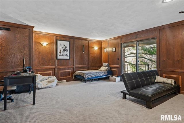 2551 E LAKE SHORE Drive, Springfield, IL 62712