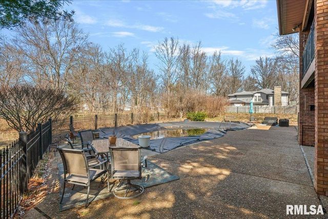 2551 E LAKE SHORE Drive, Springfield, IL 62712