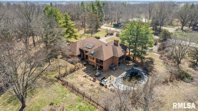 2551 E LAKE SHORE Drive, Springfield, IL 62712