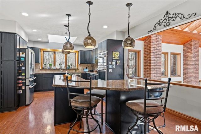 2551 E LAKE SHORE Drive, Springfield, IL 62712