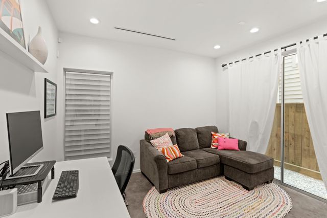 4302 Rose Street, Houston, TX 77007