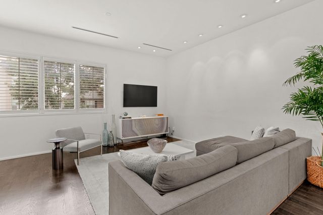 4302 Rose Street, Houston, TX 77007