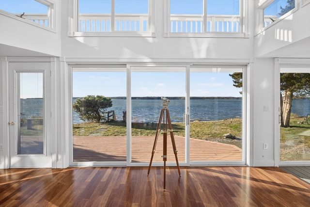 15 Seconsett Point Rd, Mashpee, MA 02649