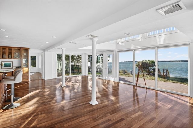 15 Seconsett Point Rd, Mashpee, MA 02649