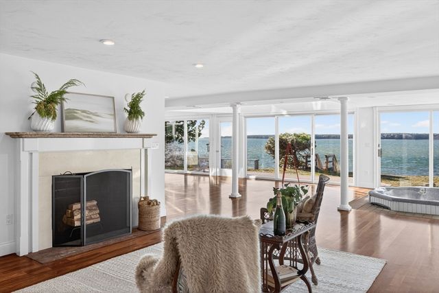 15 Seconsett Point Rd, Mashpee, MA 02649