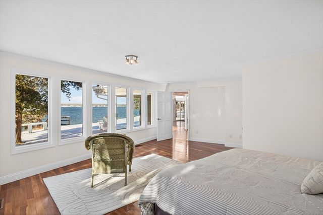 15 Seconsett Point Rd, Mashpee, MA 02649