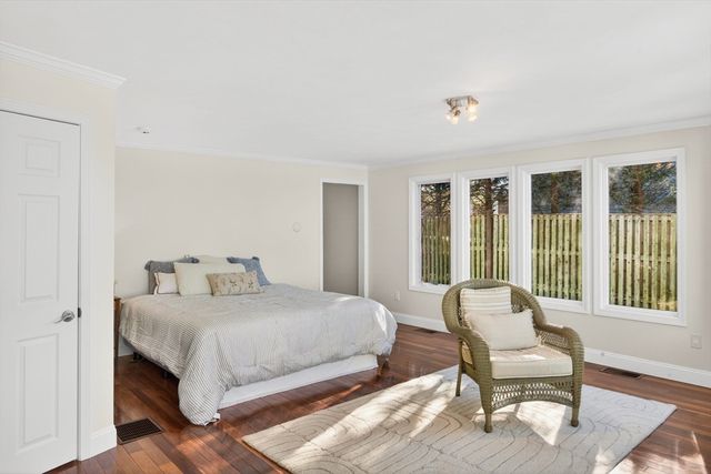 15 Seconsett Point Rd, Mashpee, MA 02649