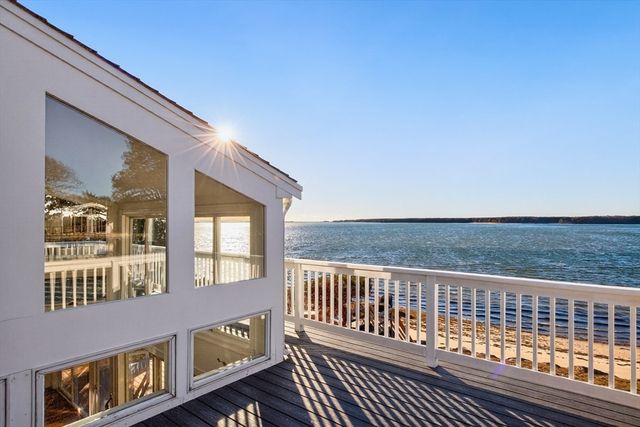 15 Seconsett Point Rd, Mashpee, MA 02649