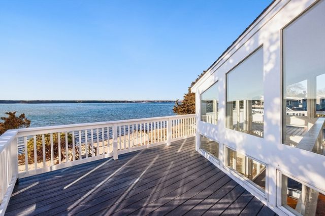 15 Seconsett Point Rd, Mashpee, MA 02649