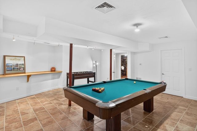 15 Seconsett Point Rd, Mashpee, MA 02649