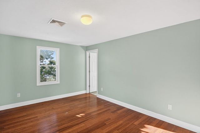 15 Seconsett Point Rd, Mashpee, MA 02649