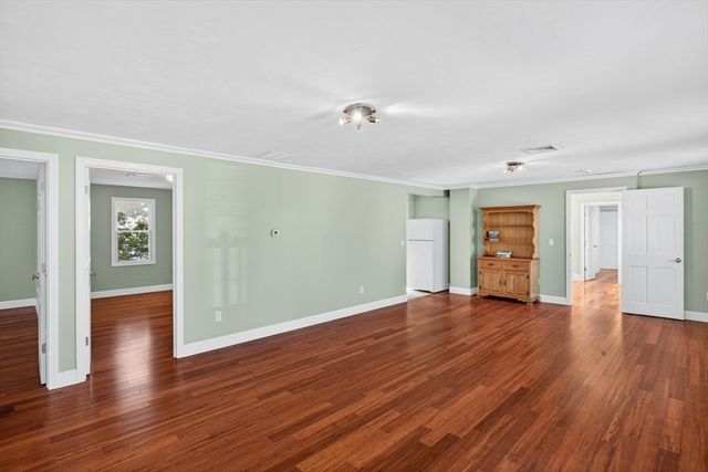 15 Seconsett Point Rd, Mashpee, MA 02649