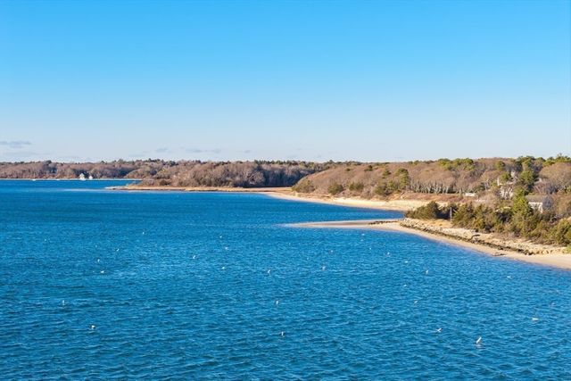 15 Seconsett Point Rd, Mashpee, MA 02649