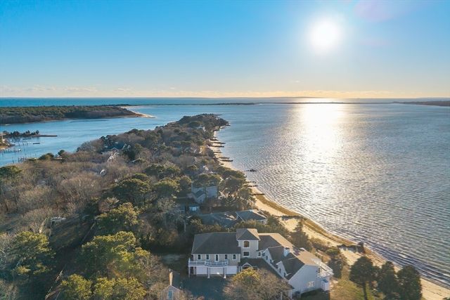 15 Seconsett Point Rd, Mashpee, MA 02649