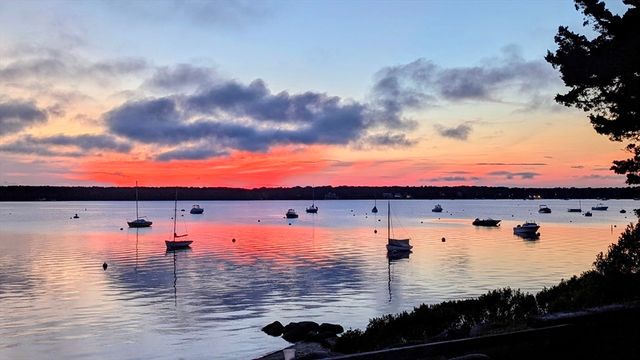 15 Seconsett Point Rd, Mashpee, MA 02649