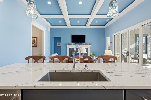 303 E Shore Drive, Rockwood, TN 37854