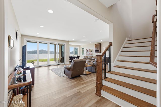 303 E Shore Drive, Rockwood, TN 37854