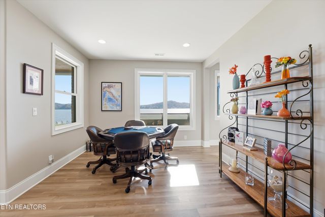 303 E Shore Drive, Rockwood, TN 37854