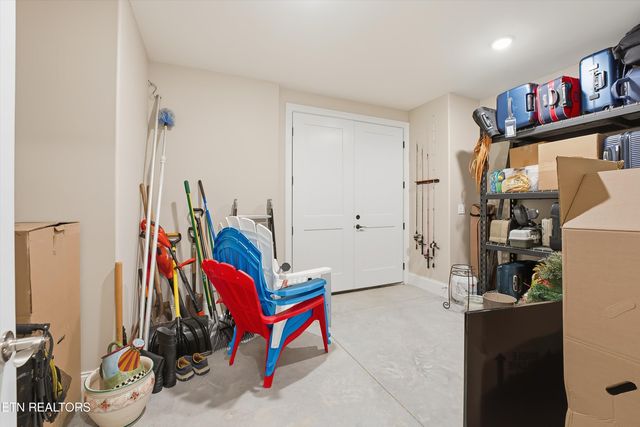 303 E Shore Drive, Rockwood, TN 37854