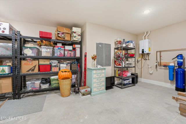 303 E Shore Drive, Rockwood, TN 37854