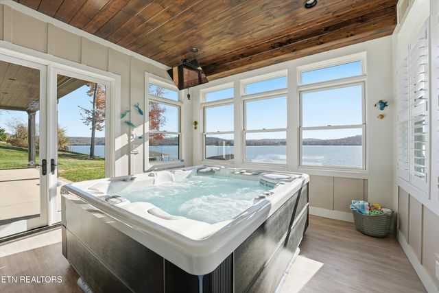 303 E Shore Drive, Rockwood, TN 37854