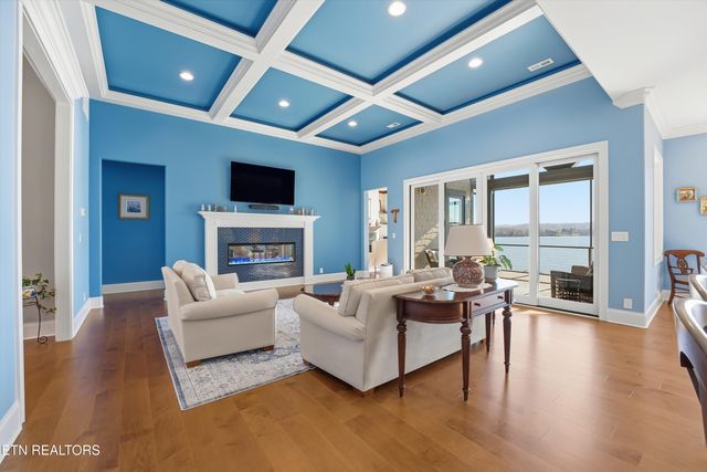 303 E Shore Drive, Rockwood, TN 37854