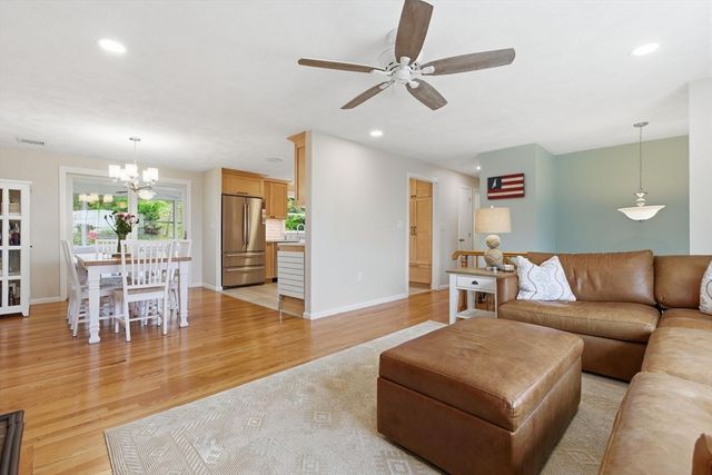 66 Phillips Cir, Waltham, MA 02452