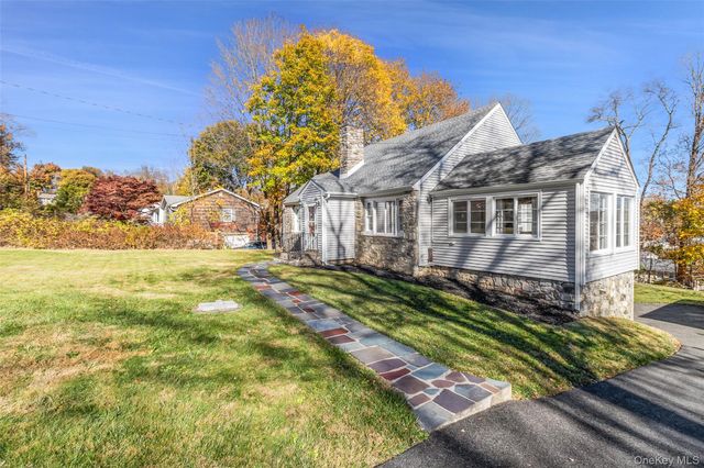 16 Hillside Terrace, Mahopac, NY 10541