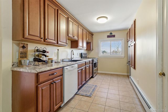16 Hillside Terrace, Mahopac, NY 10541