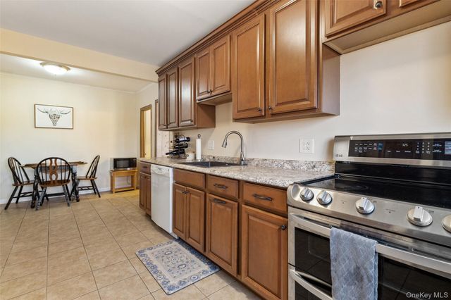 16 Hillside Terrace, Mahopac, NY 10541