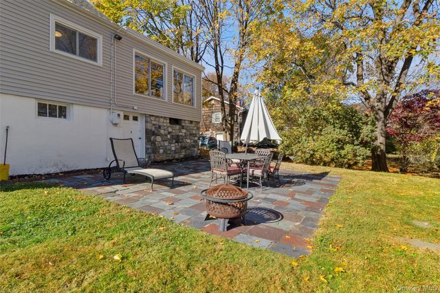 16 Hillside Terrace, Mahopac, NY 10541