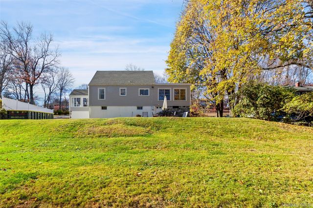 16 Hillside Terrace, Mahopac, NY 10541