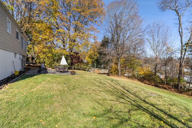 16 Hillside Terrace, Mahopac, NY 10541
