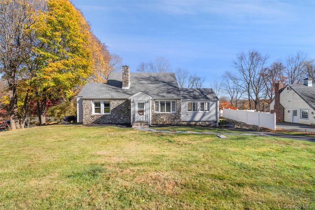 16 Hillside Terrace, Mahopac, NY 10541