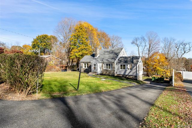 16 Hillside Terrace, Mahopac, NY 10541