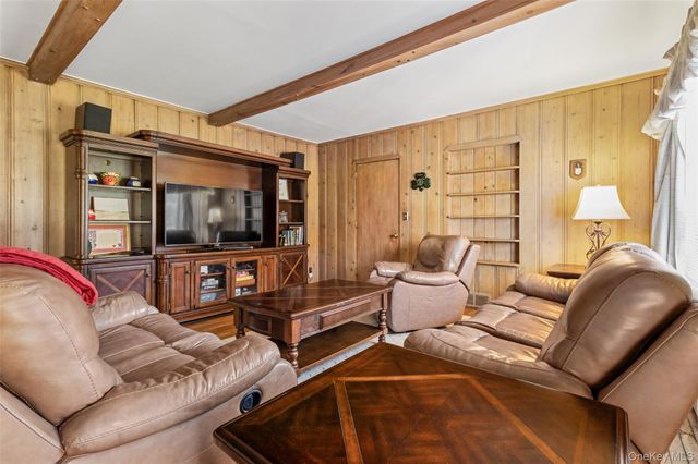 16 Hillside Terrace, Mahopac, NY 10541