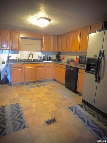 225 ARROWHEAD Drive, Goreville, IL 62939