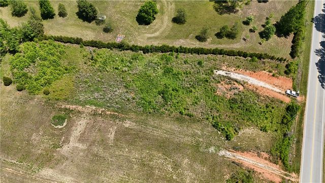 820 418 Highway, Simpsonville, SC 29680