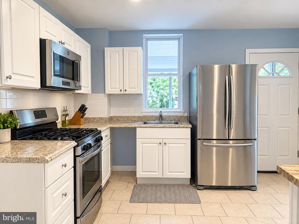 136 30TH ST, CAMDEN, NJ 08105 — photo 2