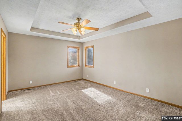 11809 S 53 Avenue, Papillion, NE 68133