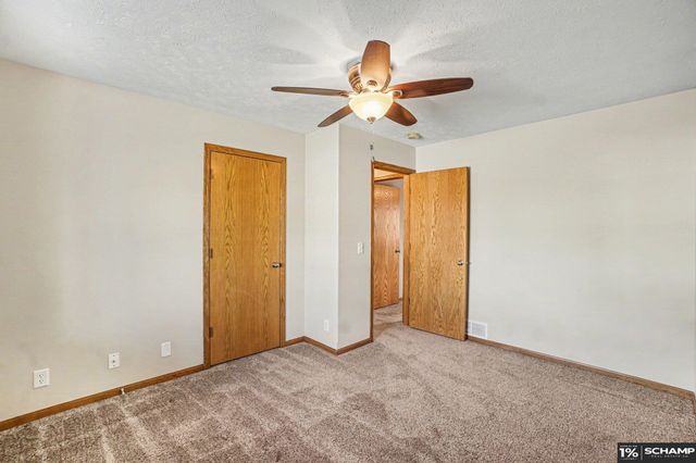 11809 S 53 Avenue, Papillion, NE 68133