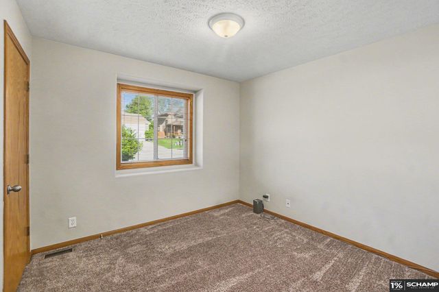 11809 S 53 Avenue, Papillion, NE 68133