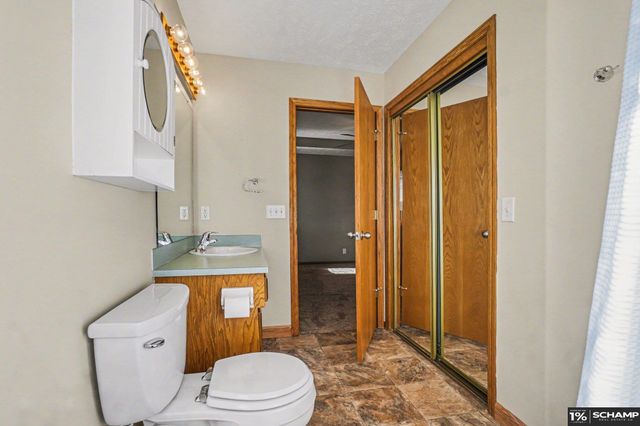 11809 S 53 Avenue, Papillion, NE 68133