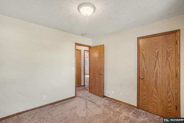 11809 S 53 Avenue, Papillion, NE 68133