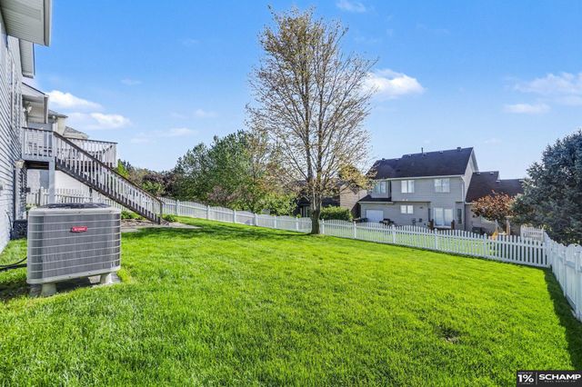11809 S 53 Avenue, Papillion, NE 68133