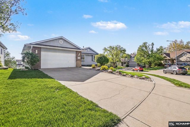 11809 S 53 Avenue, Papillion, NE 68133