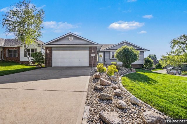 11809 S 53 Avenue, Papillion, NE 68133